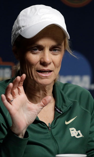 Mulkey mixes family with winning big at Baylor